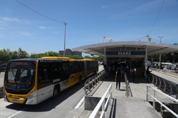 A modern long-distance bus station in Brazil.